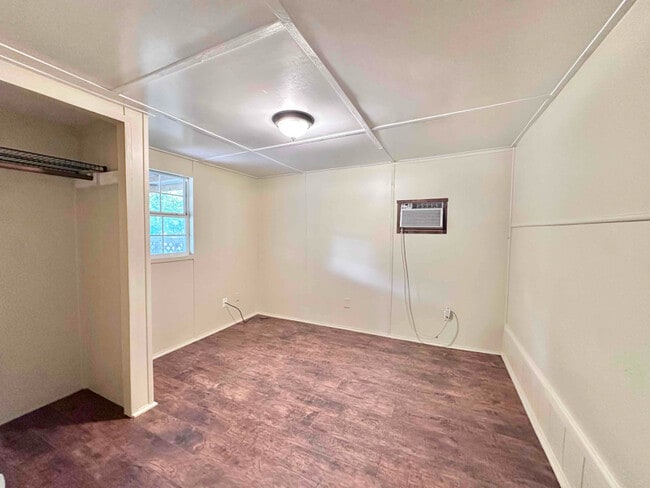 Photo - 1135 Austin St