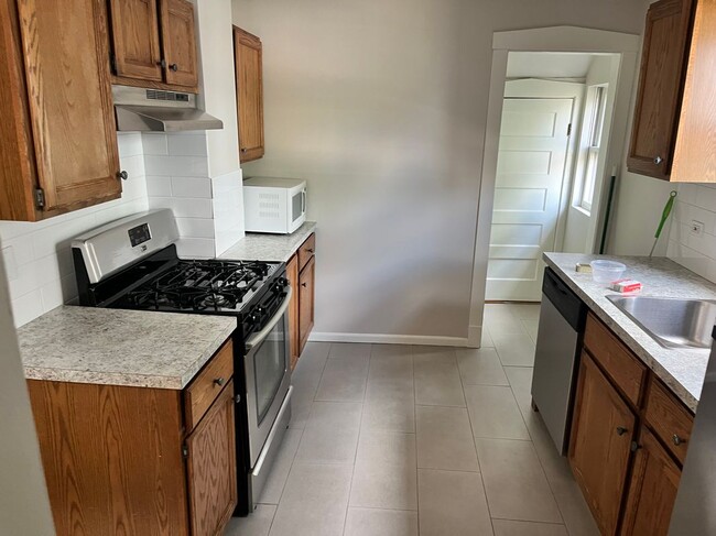 Photo - 544 Lyman Ave