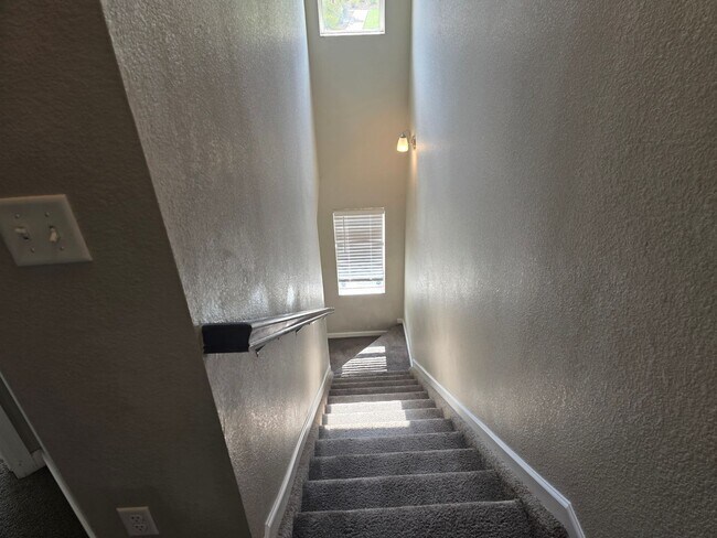 Photo - Townhome with great access to shopping, restauraunts and more!