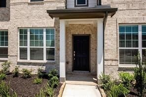 Photo - 8040 Scanlan Trl