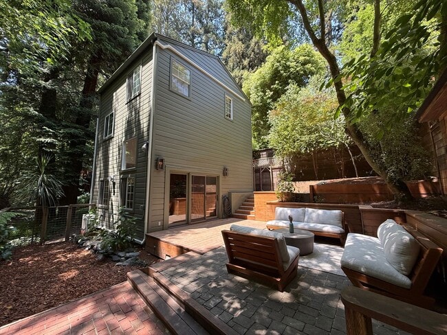 TWO BEDROOM / ONE BATH CREEKSIDE LARKSPUR ... - TWO BEDROOM / ONE BATH CREEKSIDE LARKSPUR ... House