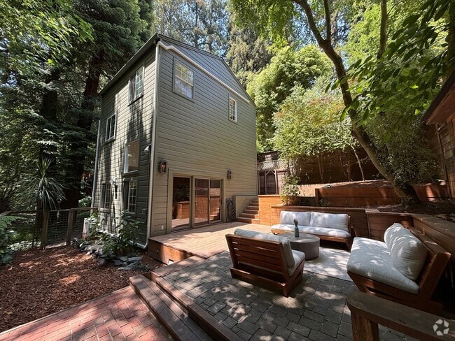 Building Photo - TWO BEDROOM / ONE BATH CREEKSIDE LARKSPUR ... Rental