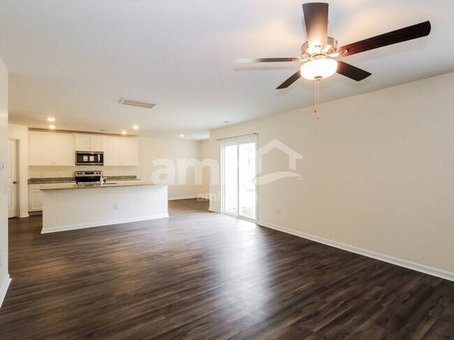 Photo - 1393 John Swann St