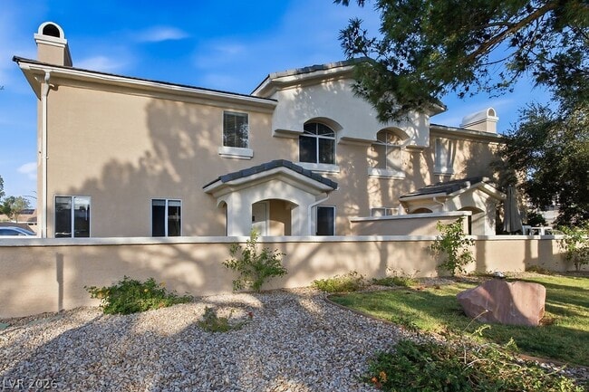 Photo - 910 Elegant Coral Ave