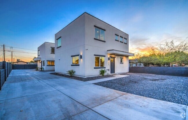 Building Photo - Versatile home in the heart of Phoenix Unit Cocopah1315-A