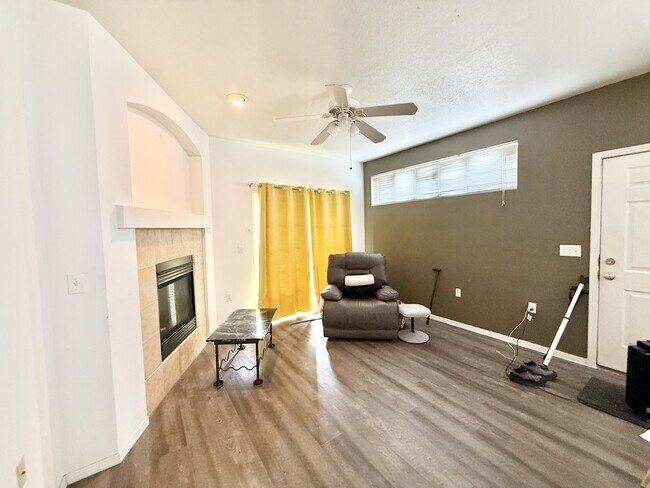 Photo - 3002 W Elizabeth St