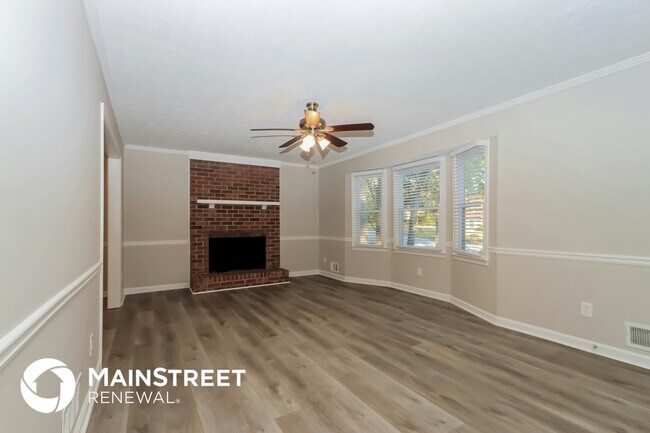 Photo - 565 Greenview Ave SE