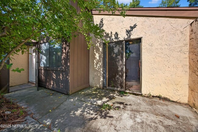 Photo - 10711 Whispering Woods Pl