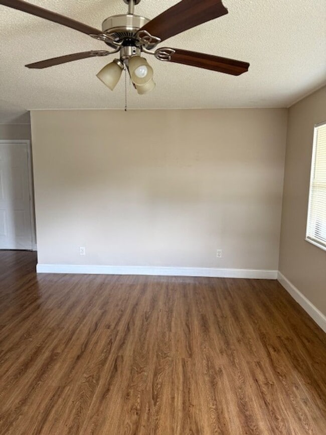 Photo - 2/1 Unit for rent in Titusville