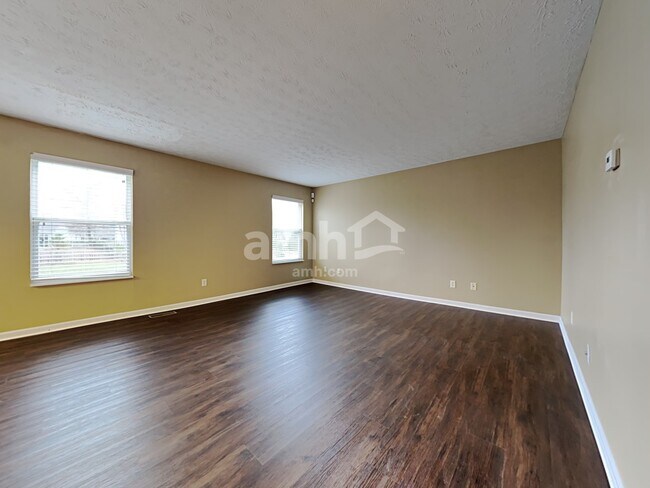 Photo - 699 Thornton Dr