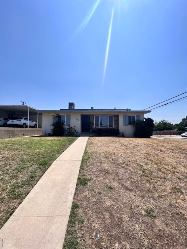 Building Photo - 2901 Berger St Unit 1