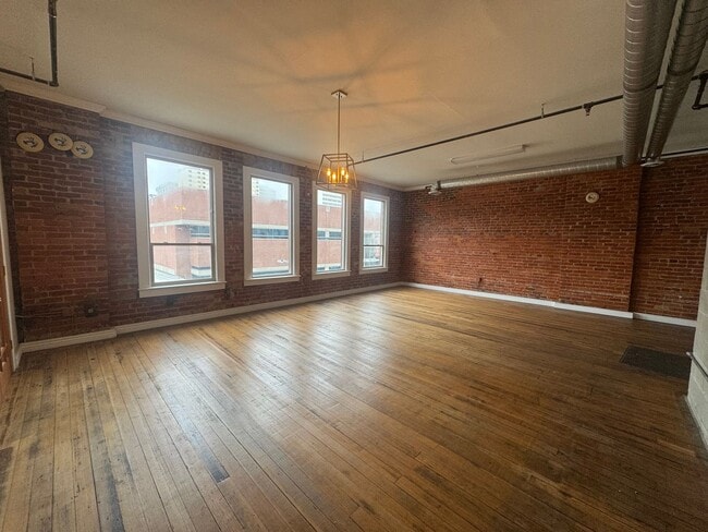 Photo - 811 Cook Building Unit 301