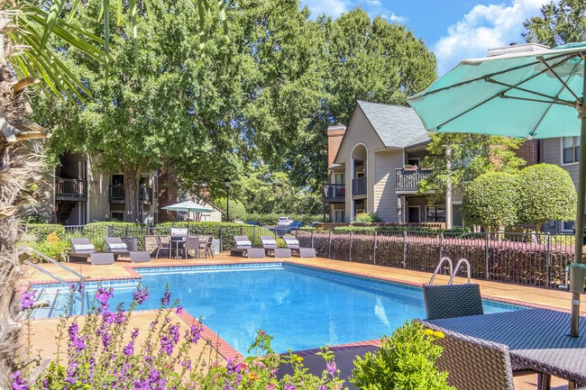 Photo - Camden Foxcroft Apartments