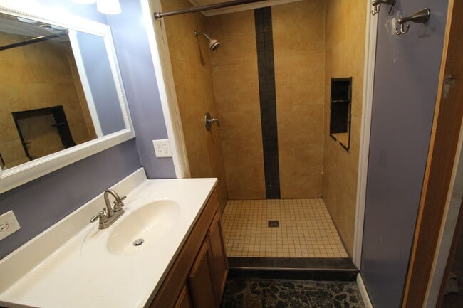 Photo - 10002 N Whitworth Dr Unit Big