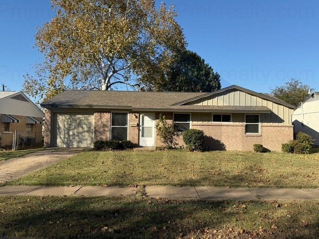 Building Photo - AVAILABLE NOW!!! Lovely 3 bedroom, 1 bath house in Duncanville