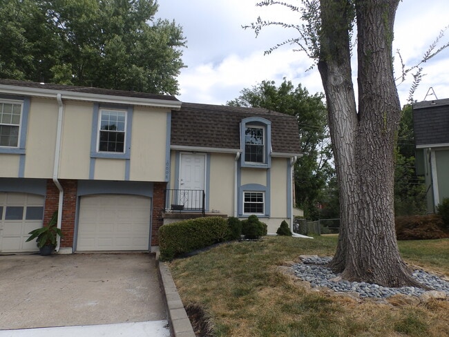 Building Photo - 10008 W 95th St Rental