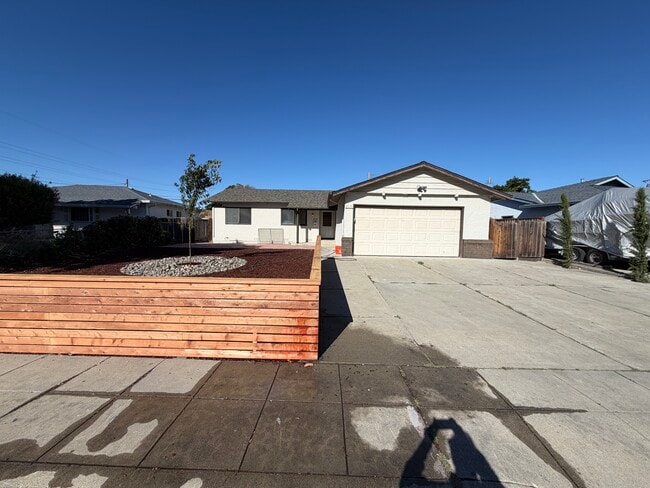 Photo - 3579 Haig St