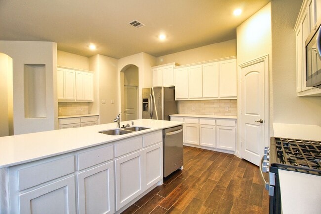 Photo - 7401 Hawthorne Wy