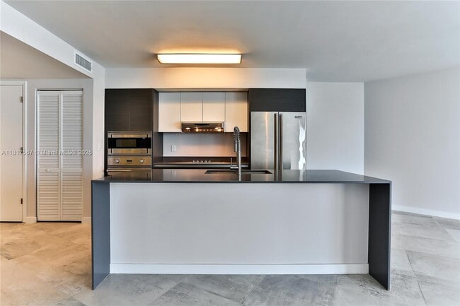 Photo - 9821 E Bay Harbor Dr Unidad 902