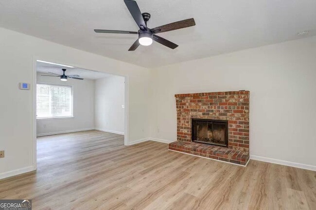 Photo - 133 Bishop Rd NW