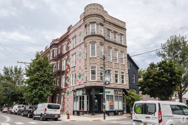 Building Photo - 816 W 18th St Unit 2R Rental