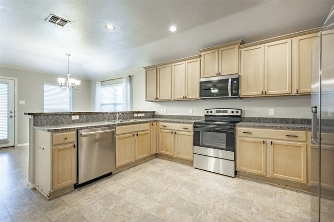 Photo - 507 Basswood Ln