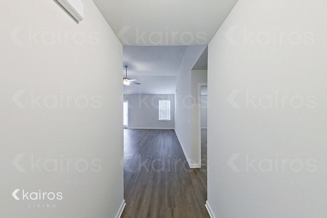 Photo - 205 Redwood Ct