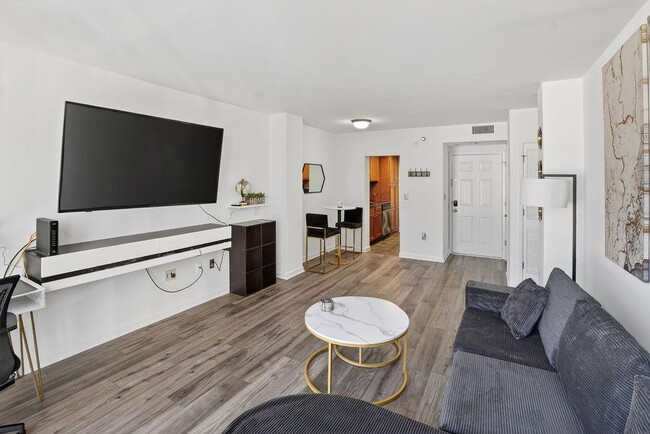 Photo - 1280 W Peachtree St NW Unit 1702