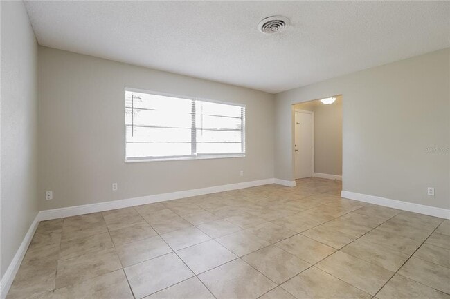 Photo - 734 Dunhill Dr