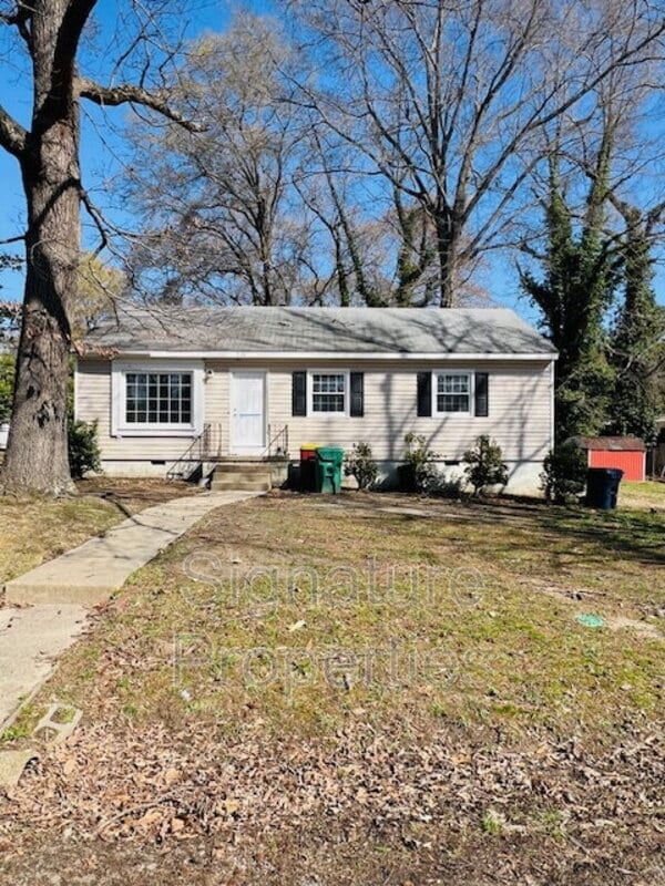 Building Photo - 211 Deerfield Dr