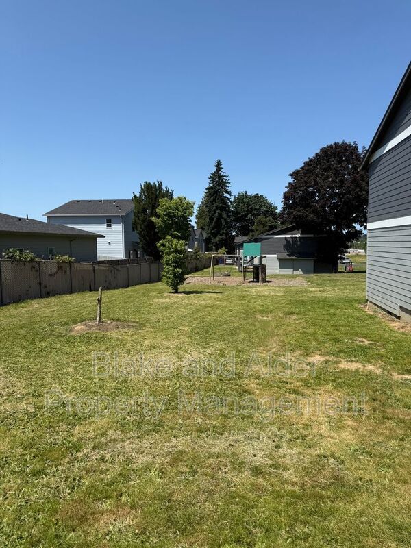 Photo - 3879 NE 152nd Ave