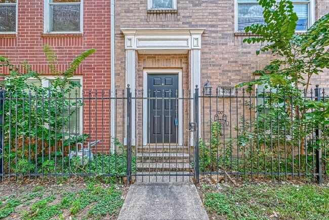 Photo - 2804 Chenevert St