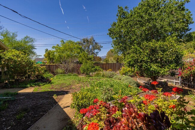 Photo - 1121 Mercer Ave