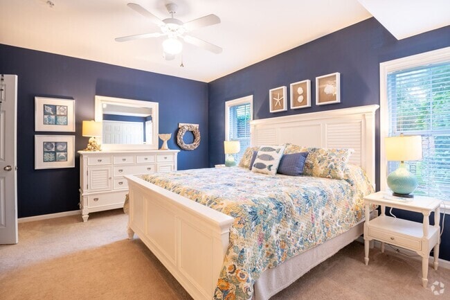 Building Photo - OFF-SEASON FURNISHED MONTHLY RENTAL STARTI... Unit 5