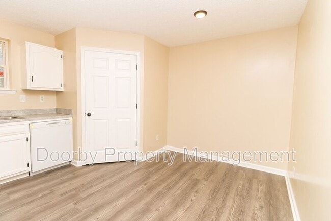 Photo - 2425 Ashmore Ave Unit 4