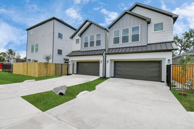 Photo - 2610 Vance St