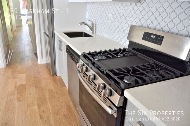 Photo - Little Italy Three Bedroom Apartment - Main Floor Unit 1