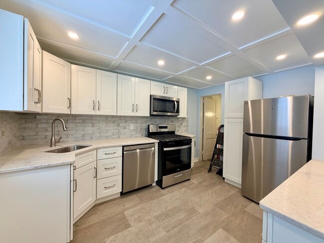 Building Photo - 1612 Oak Grove St