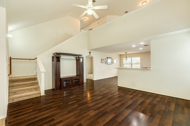 Photo - 999 Brady Ln