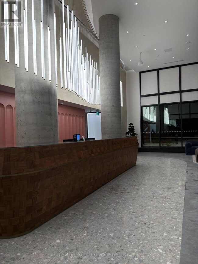 Photo - 25 Wellington St S Unit 504