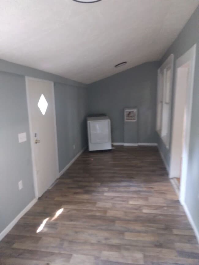 Photo - 121 Baggett St