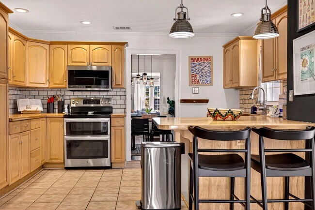 Photo - 1106 E 52nd St