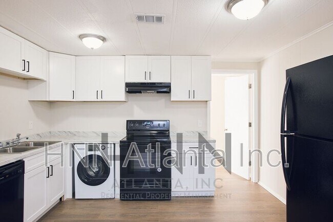 Photo - 2553 Lloyd Rd