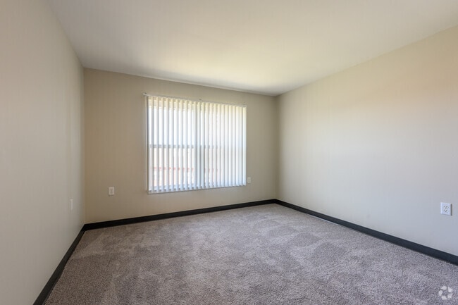2BR, 1BA - 949SF - Second Bedroom