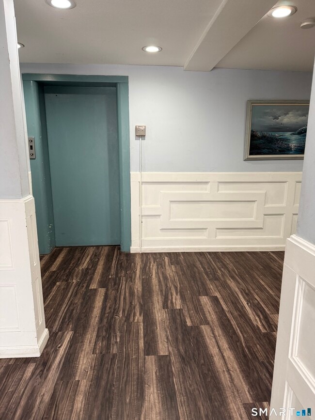 Photo - 70 Farmington Ave