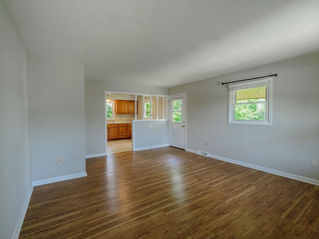 Photo - 10 Rose Ave