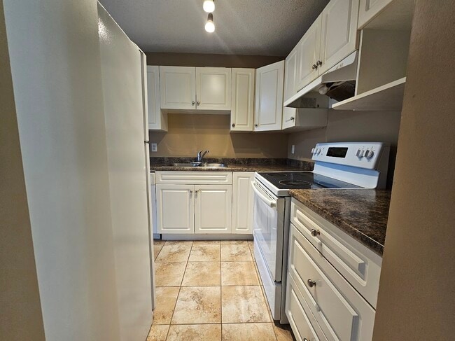 Photo - 46260 Harford St Unit 8