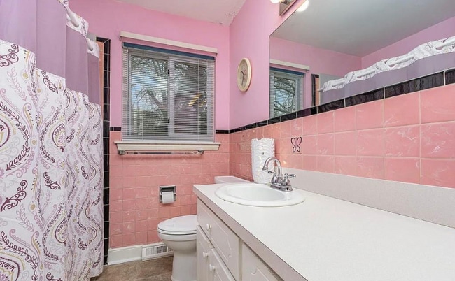 Photo - 615 Horton Rd