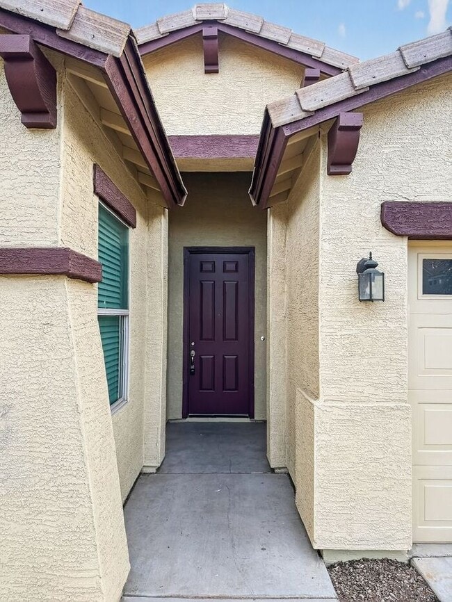 Photo - Single level, 4 bed 2 bath in Gilbert