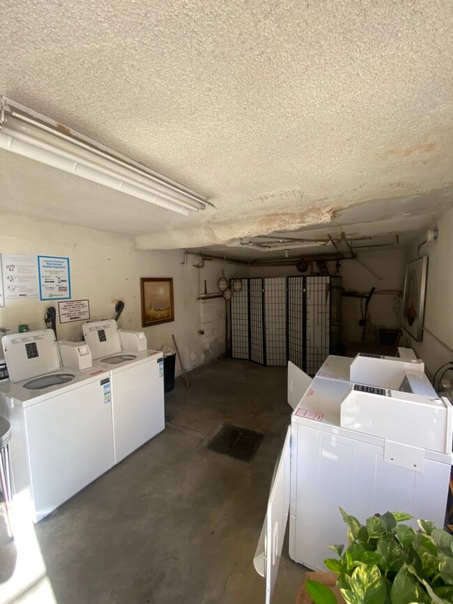 Photo - 1635 N Hobart Blvd